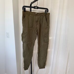 Forever 21 Women’s Soft Khaki Cargo Jogger Pants